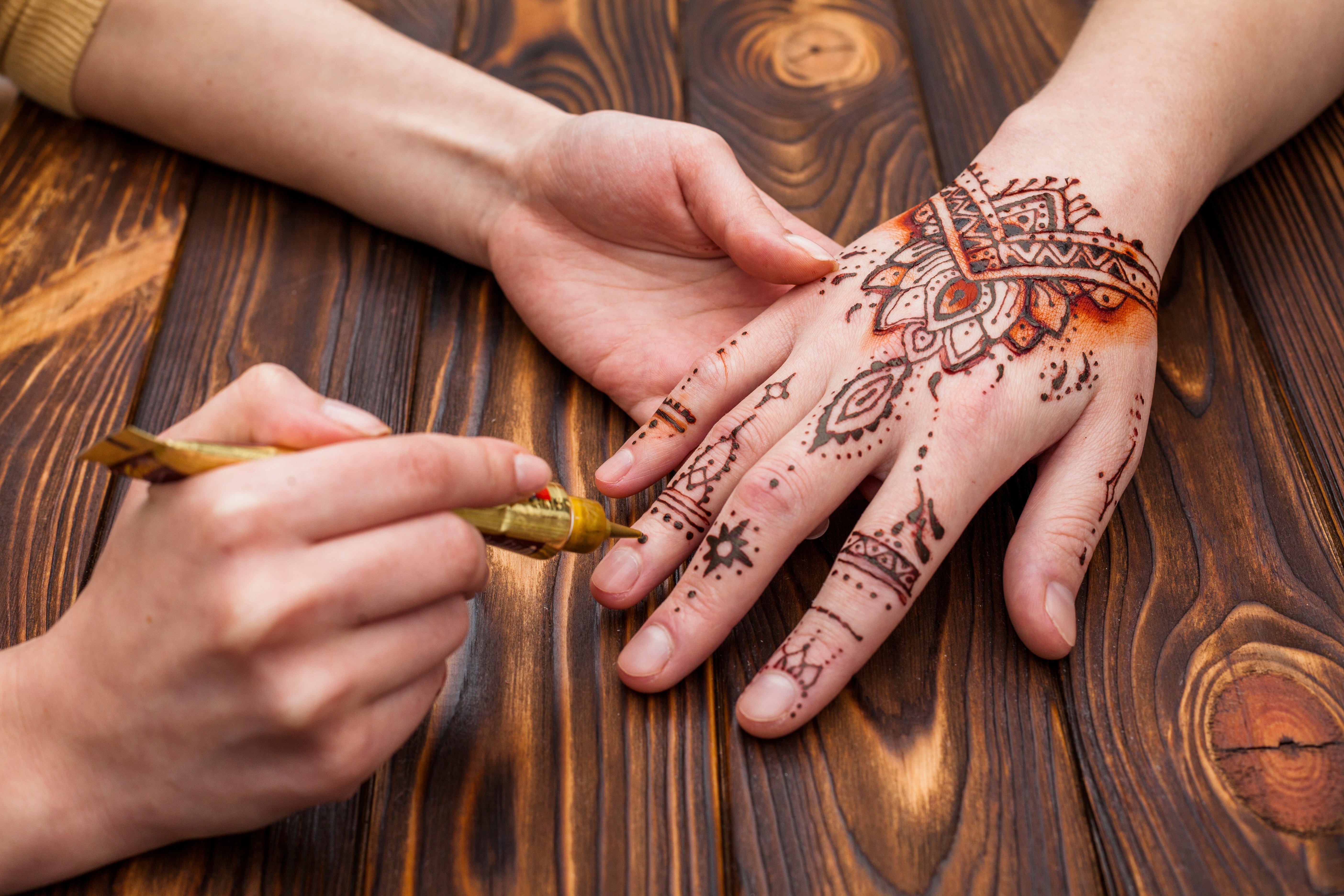 The Mehendi Trends Everyone’s Talking About in 2025 💫